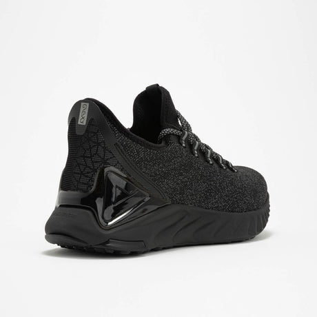 Sneakers Peak Andrew Wiggins pour homme, coloris noir intégral. Chaussure de performance inspirée du basketball, dotée d’une tige en maille respirante et d’une semelle robuste pour un maintien et un confort optimaux sur le terrain et au quotidien.