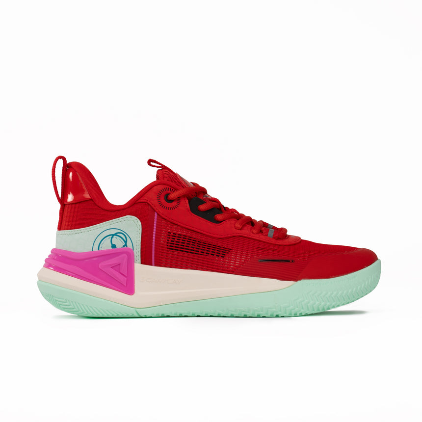 Chaussure de basketball PEAK rouge avec semelle vert menthe et détails rose et noir, design moderne et dynamique offrant maintien, confort et performance sur le terrain.