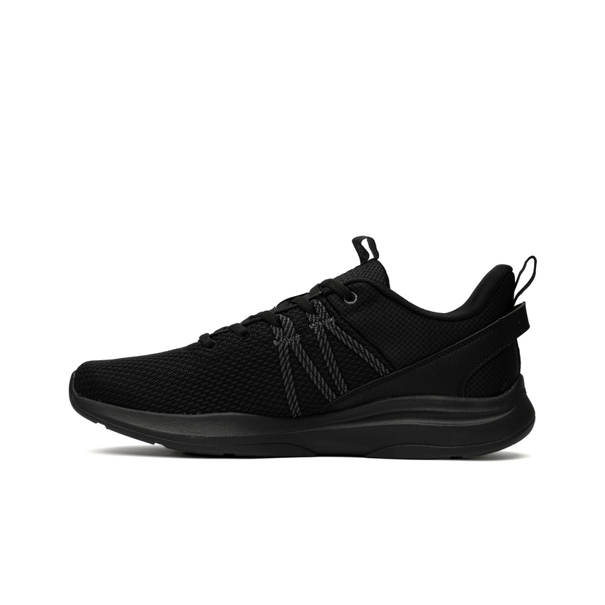 Sneakers Peak pour femme en total noir, design minimaliste et élégant, avec tige en maille respirante et semelle légère pour un confort optimal au quotidien et à l’entraînement.