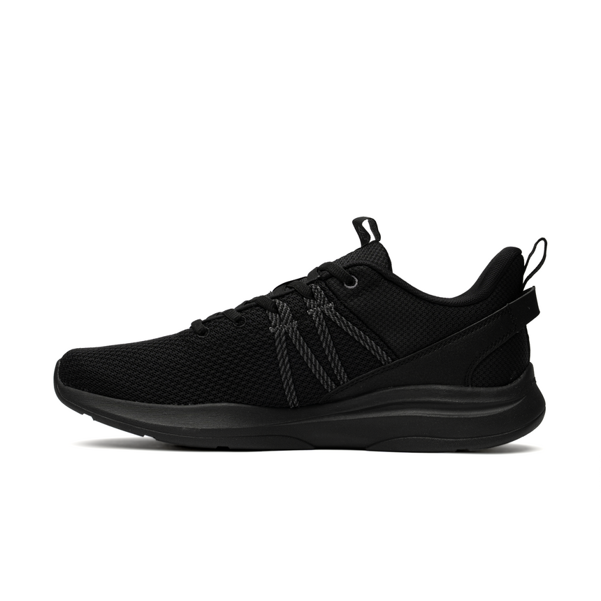 Sneakers Peak pour homme en noir intégral, design minimaliste et moderne, avec tige en maille respirante et semelle légère pour le running et un usage quotidien