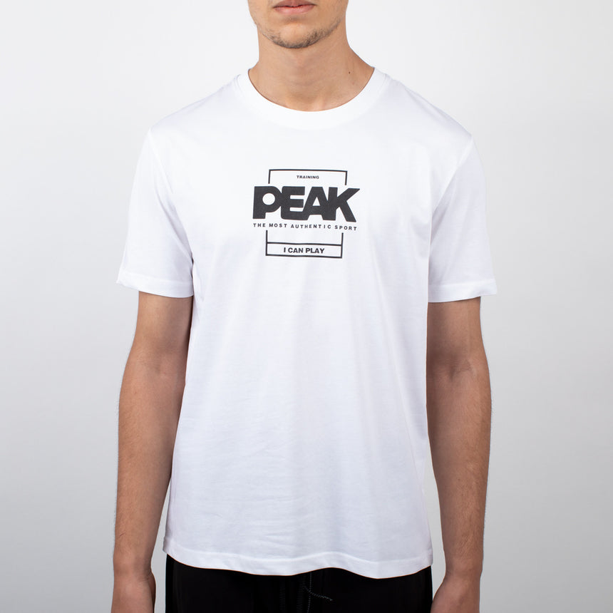T-shirt Peak pour homme, coloris blanc avec logo noir sur la poitrine. Fabriqué en coton doux et respirant, il allie confort, style sportif et légèreté pour un usage quotidien ou vos séances d’entraînement.