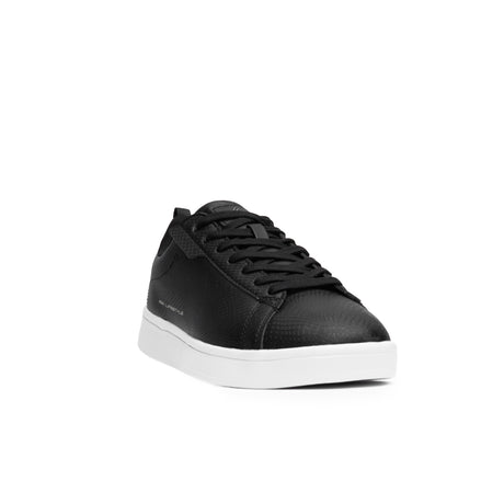 Sneakers Peak Lifestyle pour homme, coloris noir avec semelle blanche. Design épuré et élégant, tige en cuir synthétique lisse et semelle souple pour un confort quotidien et un style moderne.