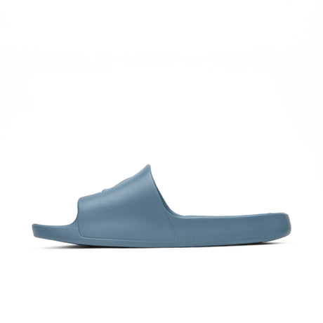 Sandales Peak unisex coloris bleu, design simple et élégant avec semelle épaisse antidérapante. Ultra légères et confortables, elles assurent un maintien parfait pour la maison, la plage ou les sorties estivales.