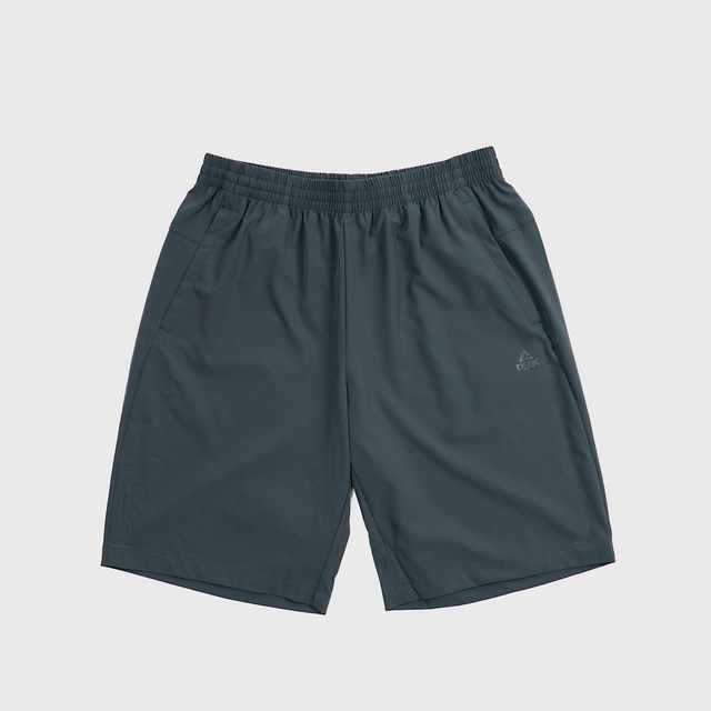 Short de sport vert foncé Peak pour homme, avec taille élastique et poches latérales, parfait pour le running, la salle ou une tenue décontractée.
