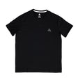 T-shirt noir Peak pour homme à col rond, coupe droite légère et confortable, idéal pour le sport ou le quotidien.
